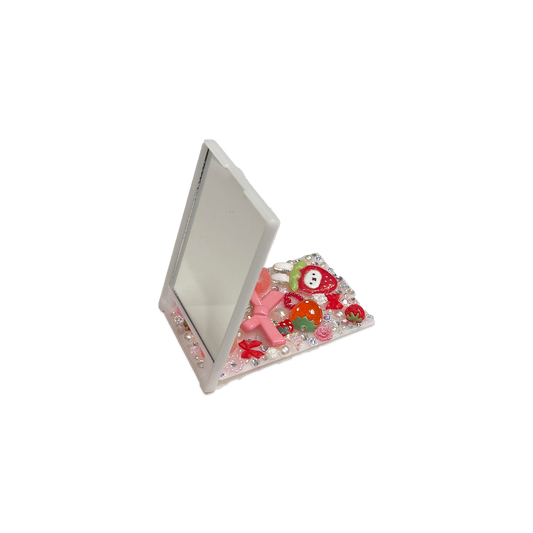 STRAWBUNNY MIFF DECODEN POCKET MIRROR